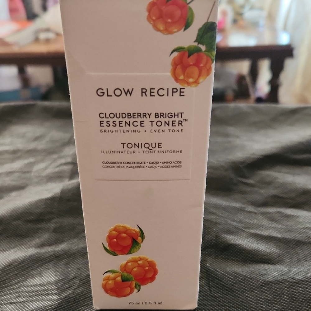 Glow Recipe Cloudberry Bright Essence Toner - White
